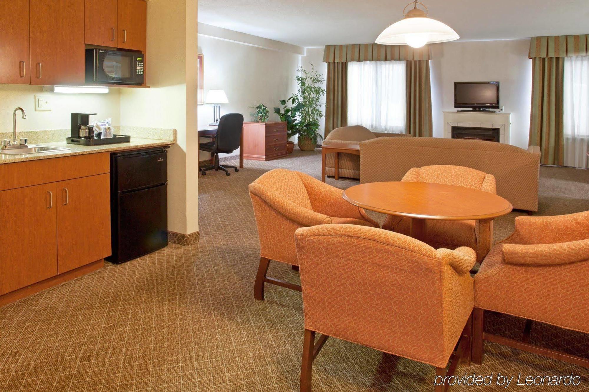 Holiday Inn Express Hotel & Suites Erie-Summit Township, An Ihg Hotel Habitación foto